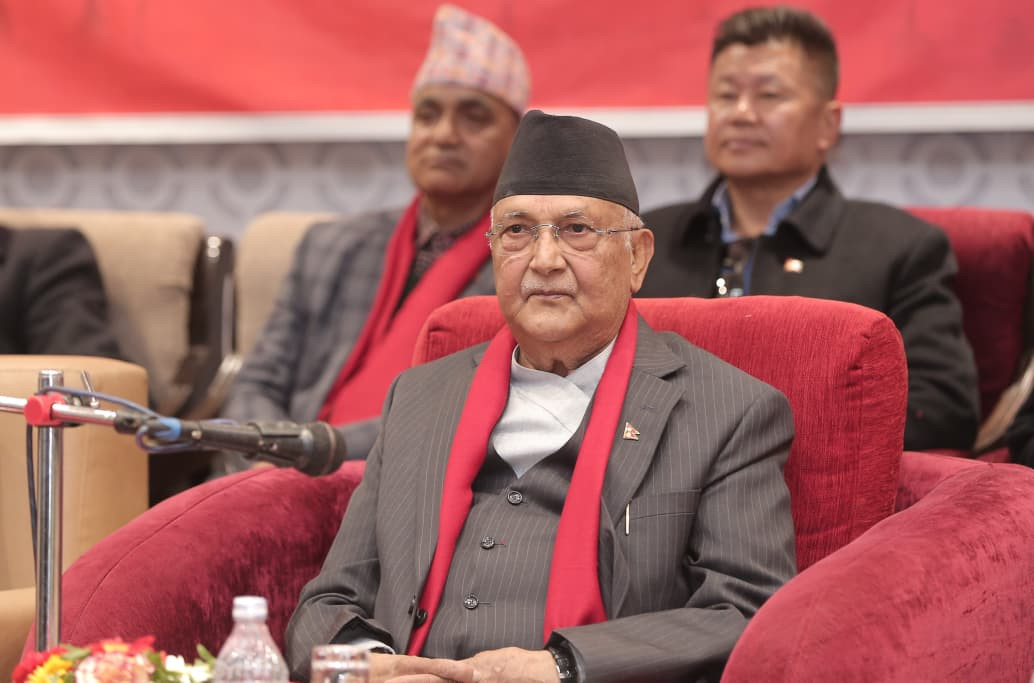 पार्टी नेता, कार्यकर्तालाई ओलीको निर्देशनः आर्मीले मार्च गरेजस्तो ताल मिलाएर हिँड्नू