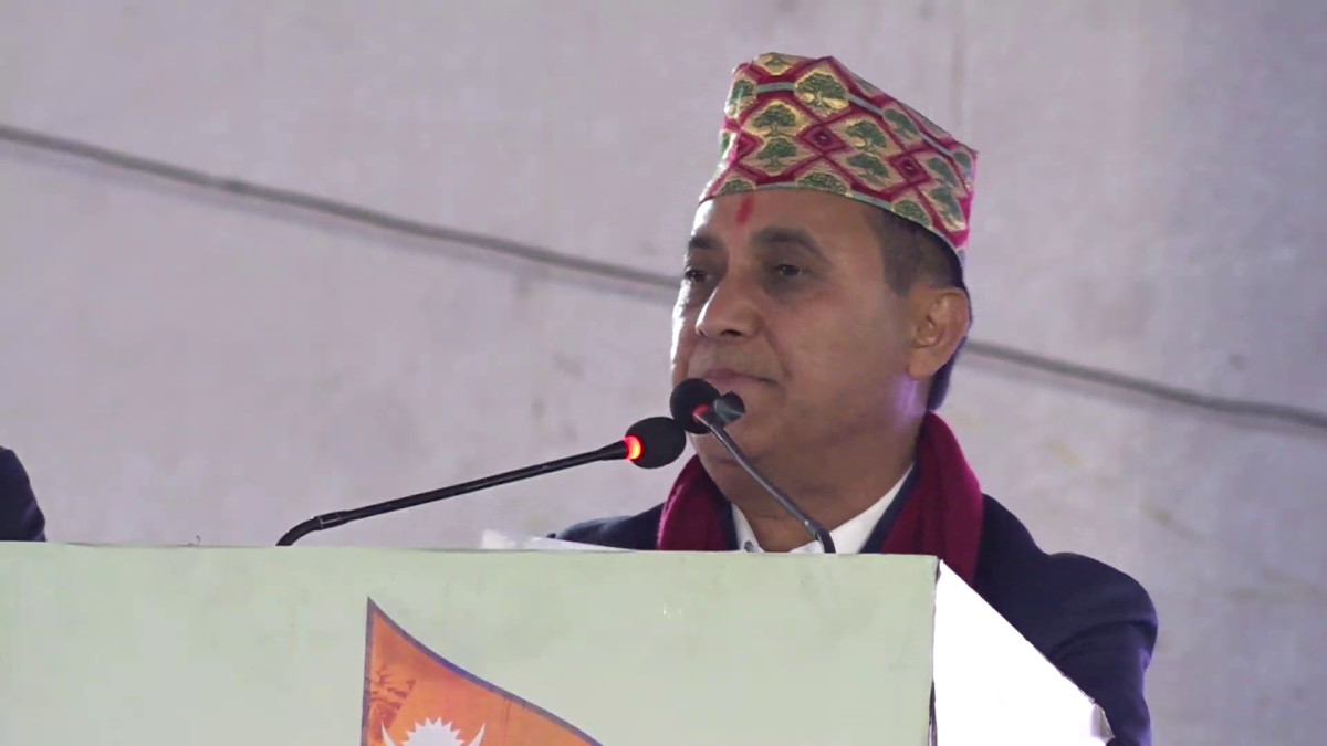 एउटै व्यक्ति दोहोर्‍याएर प्रधानमन्त्री बन्न नपाउने व्यवस्था संविधानमा गर्नुपर्छः विश्वप्रकाश शर्मा