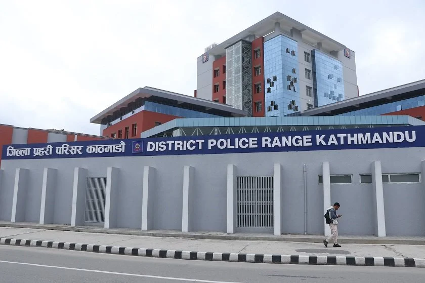 लुटपाटविरुद्ध प्रहरीको कडा प्रहार: गोली चलाएर मूलपानी बाट १० लुटेरा प्रहरी नियन्त्रणमा