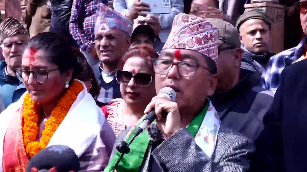 युवापुस्तालाई राजेन्द्र लिङदेनको आग्रहः ‘फेसबुक र टिकटक हेरेर होइन, यथार्थको धरातलमा टेकेर मतदान गर्नुस्’