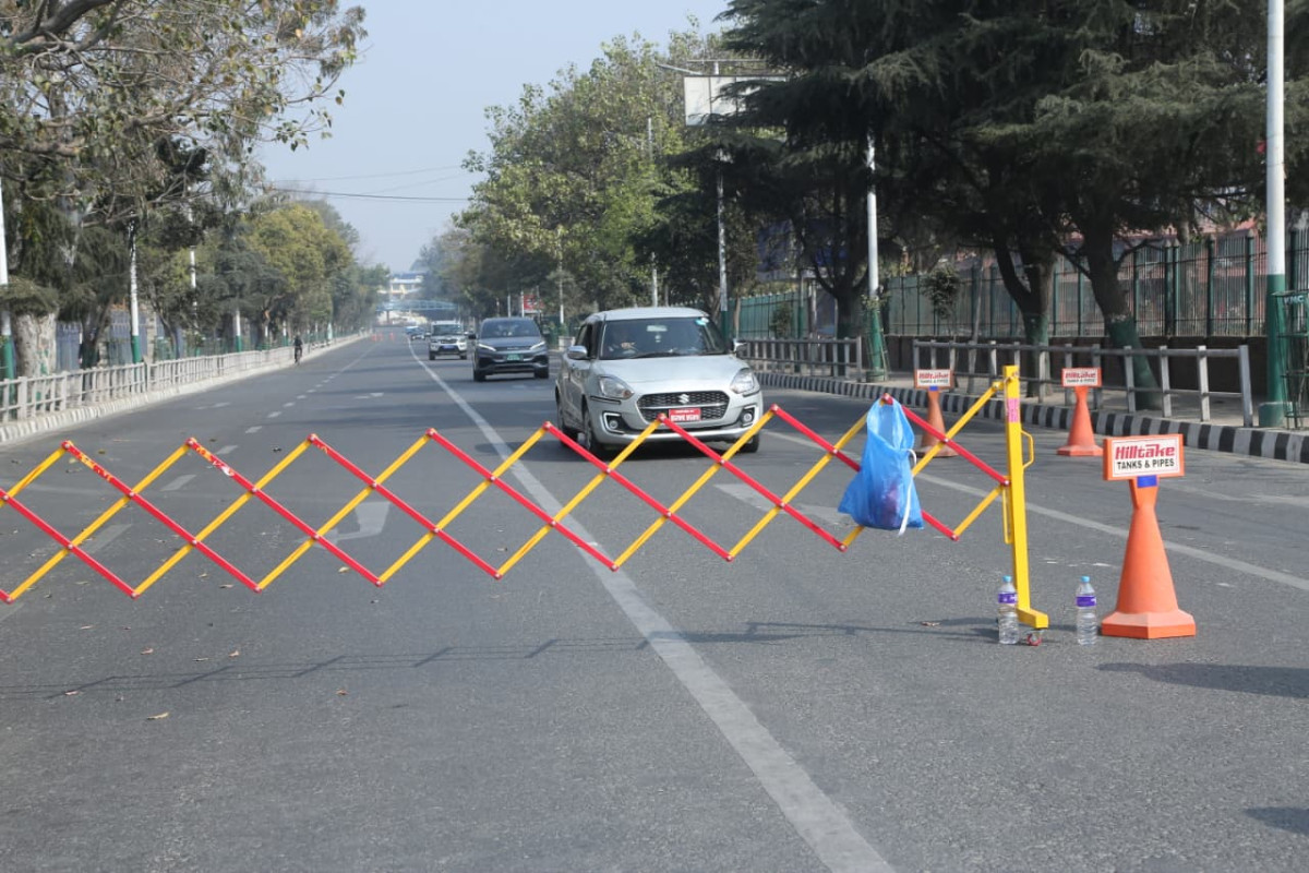 निर्वाचनका दिन काठमाडौं उपत्यकामा सवारीसाधन चेकजाँचमा कडाइ (तस्बिरहरु)