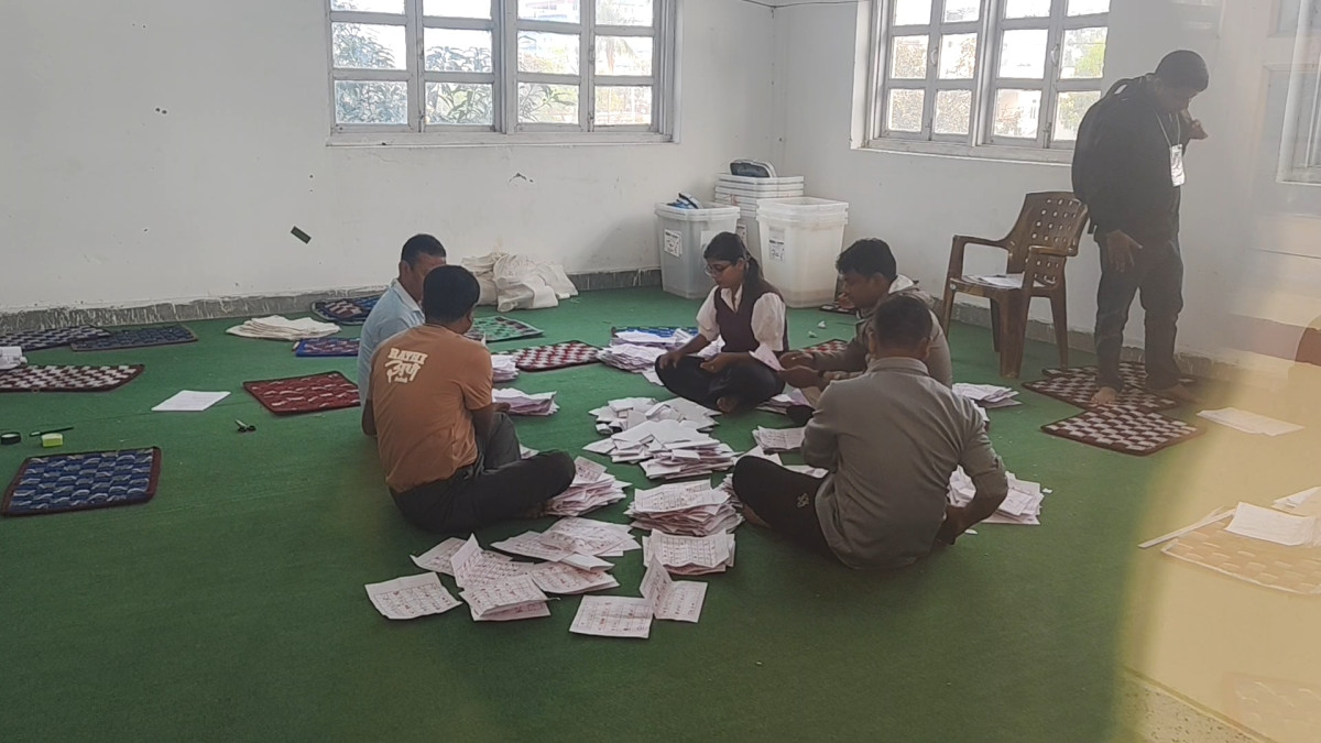 धनुषा ३ मा मत गणना जारी : रास्वपाका उम्मेदवारको अग्रता कायम