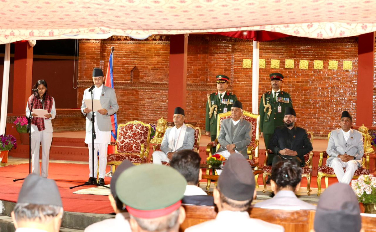 प्रतिनिधि सभाकी नवनिर्वाचित उपसभामुख रुवीकुमारी ठाकुरले पद तथा गोपनीयताको शपथ लिनुभएको छ । नवनिर्वाचित उपसभामुख ठाकुरले शुक्रवार राष्ट्रपति रामचन्द्र पौडेलको उपस्थितिमा सभामुख डोलप्रसाद अर्यालसमक्ष पद तथा गोपनीयताको शपथ लिनुभएको हो । शपथ समारोहमा उपराष्ट्रपति रामसहायप्रसाद यादव, प्रधानमन्त्री बालेन्द्र साह, सभामुख डोलप्रसाद अर्याल, राष्ट्रिय सभाका अध्यक्ष नारायणप्रसाद दाहाल, सरकारका मन्त्री तथा सांसदहरुको उपस्थिति थियो । ठाकुर शुक्रवार मात्रै प्रतिनिधि सभाको उपसभामुख पदमा निर्वाचित हुनुभएको थियो ।