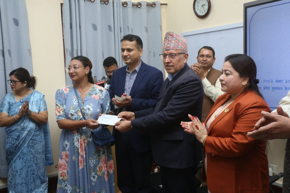समस्याग्रस्त पाँच सहकारीका ४२ वचतकर्ताको १७ लाख वचत रकम फिर्ता