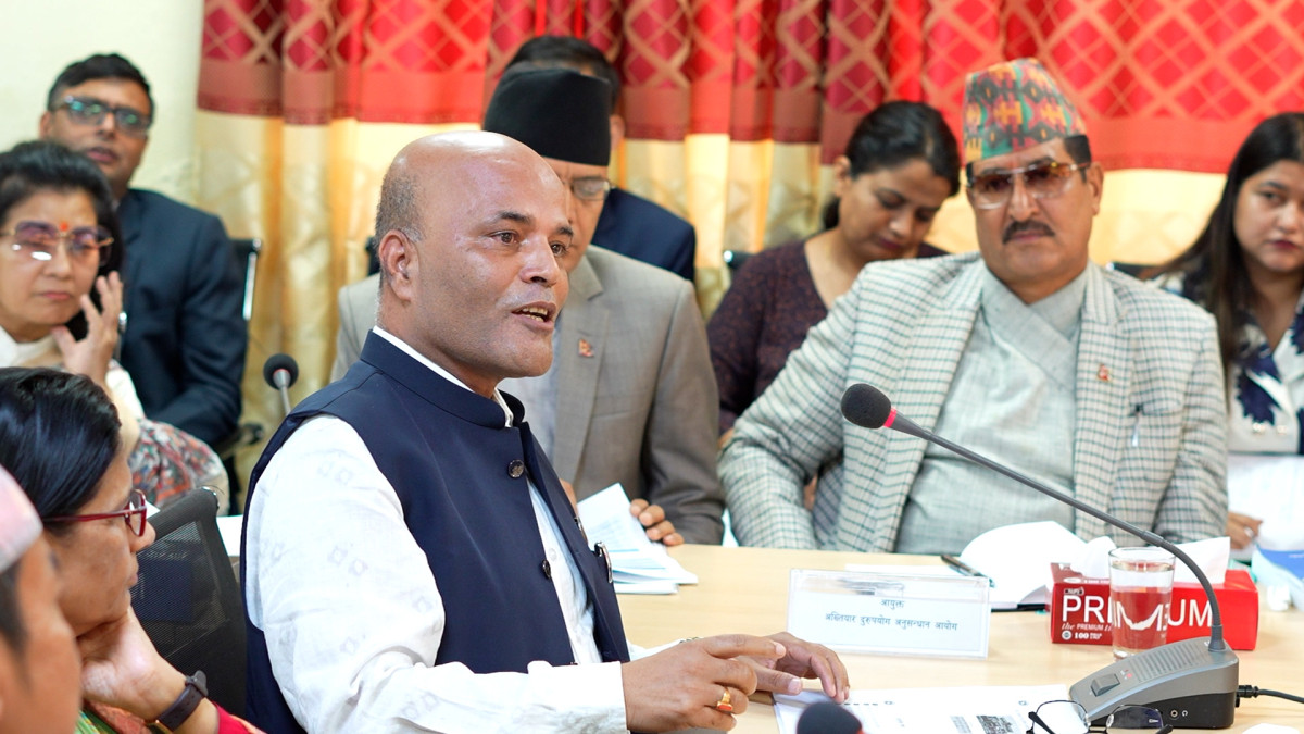 जबसम्म सरकारी वकिलले मुद्दालाई आर्थिक प्रभावमा परेर बलियो वा कमजोर बनाउने काम गरिरहन्छन्, तबसम्म मुलुकमा सुशासन सम्भव छैन ।