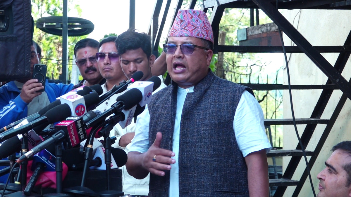 सरकारमाथि महेश बस्नेतको आरोप–‘राज्यको सामर्थ्य कब्जा गरेर निश्चित मान्छेलाई बचाउने खेल भयो’