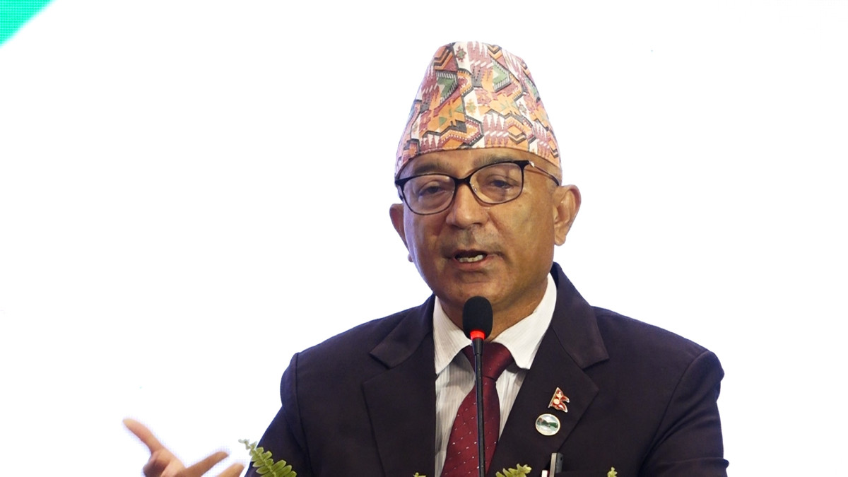 नदी किनारमै सडक बनाउने सोच पुनरावलोकन गर्न आवश्यकः प्रमुख आचार्य