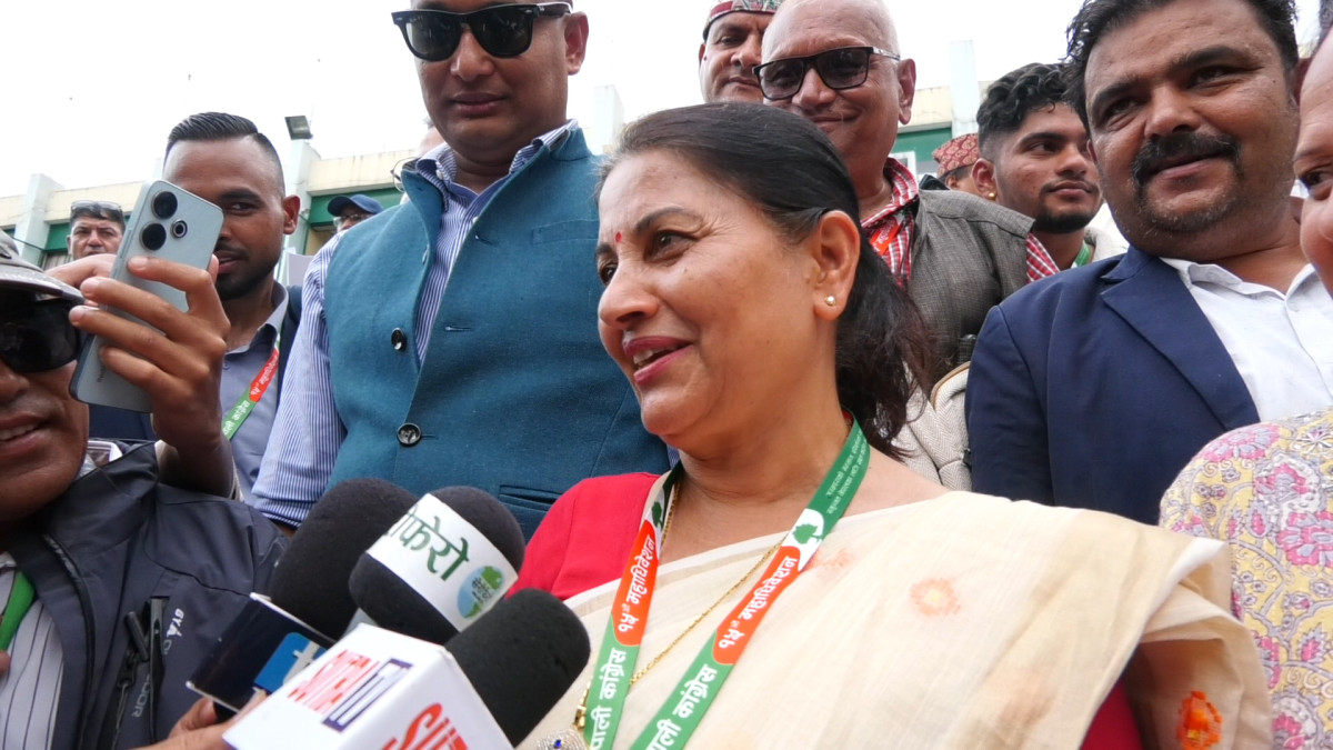 महामन्त्रीको उम्मेद्वारी दिँदै महालक्ष्मी उपाध्यायले भनिन्, ‘पार्टीभित्र महिलाहरुको अर्थपूर्ण सहभागिता हुन सकेको छैन’